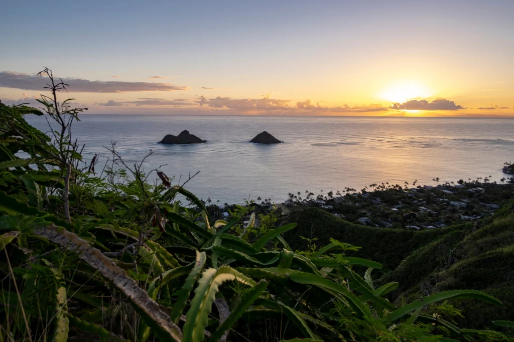 Mokulua Islands Kayak Rental: Routes, Wind Tips, and Safety