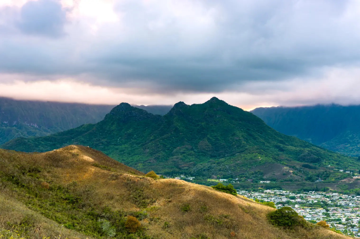 Pillbox Hike Lookout View of Mountains