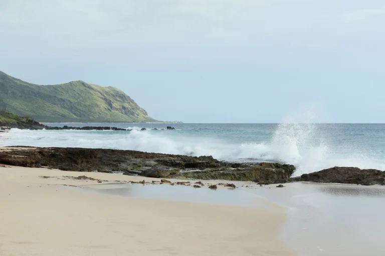 Waves at Keawaula Beach