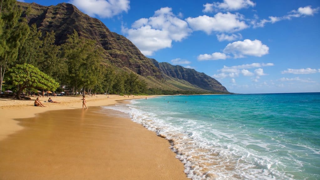 What Is Makaha Beach Oahu Like?