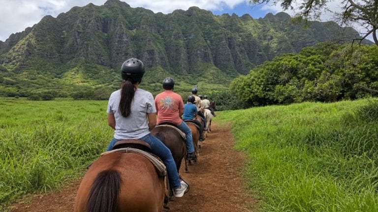 book kualoa ranch horseback ride