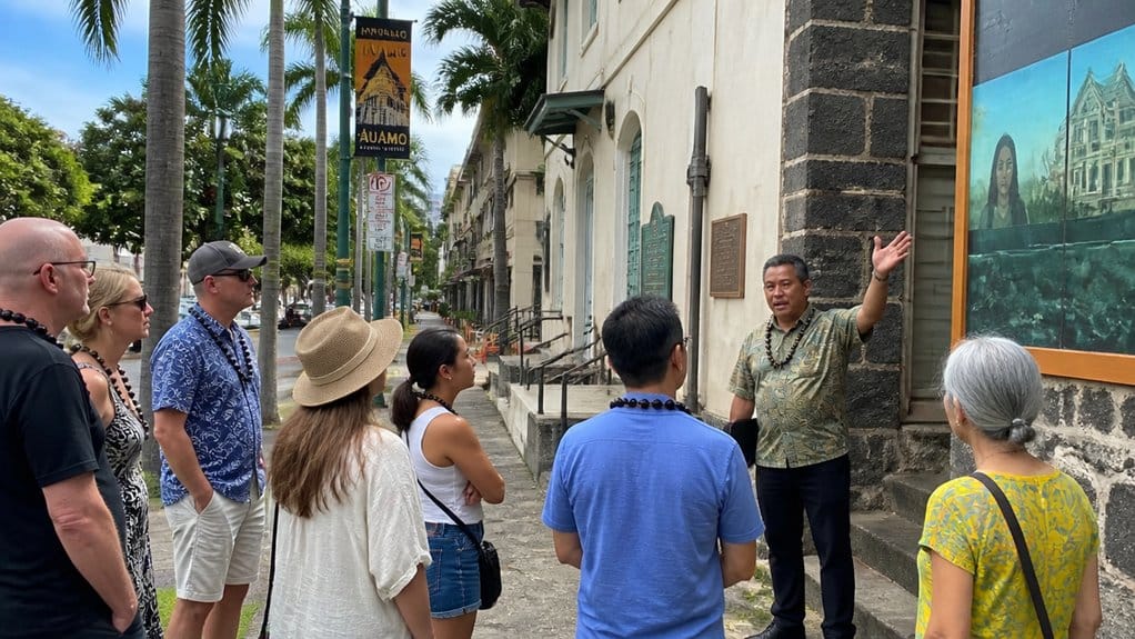 honolulu walking tours and palace tickets