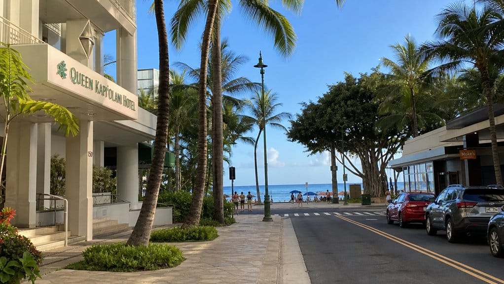 hotels near honolulu zoo beach