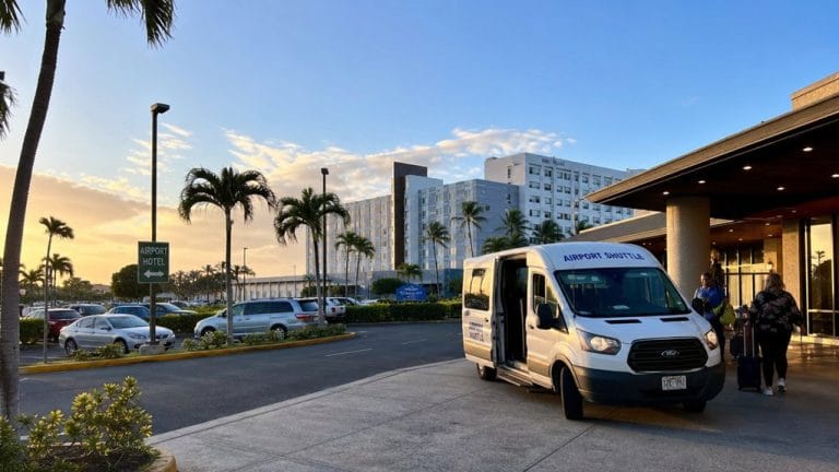 hotels with hnl shuttles