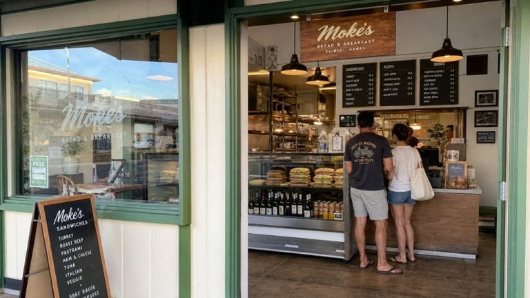 kaimuki locals order sandwiches wine