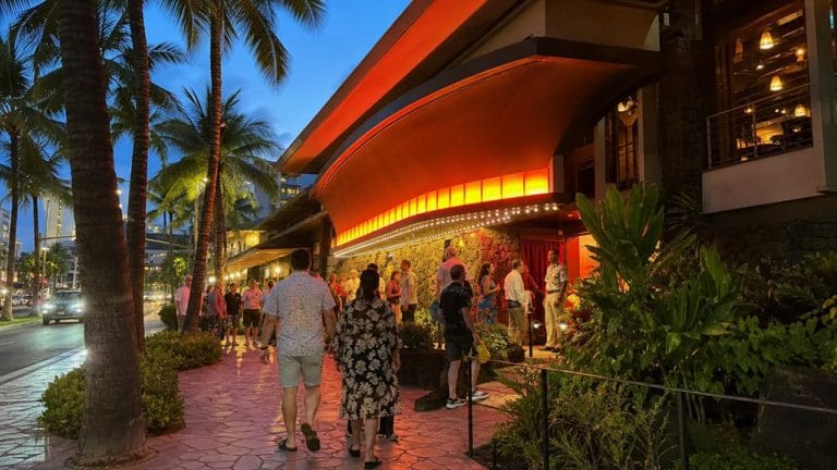 plan a hawaiian rock night