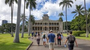 plan visit to iolani palace