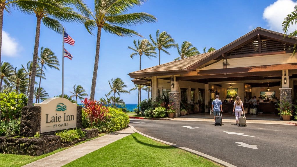 stay near polynesian cultural center