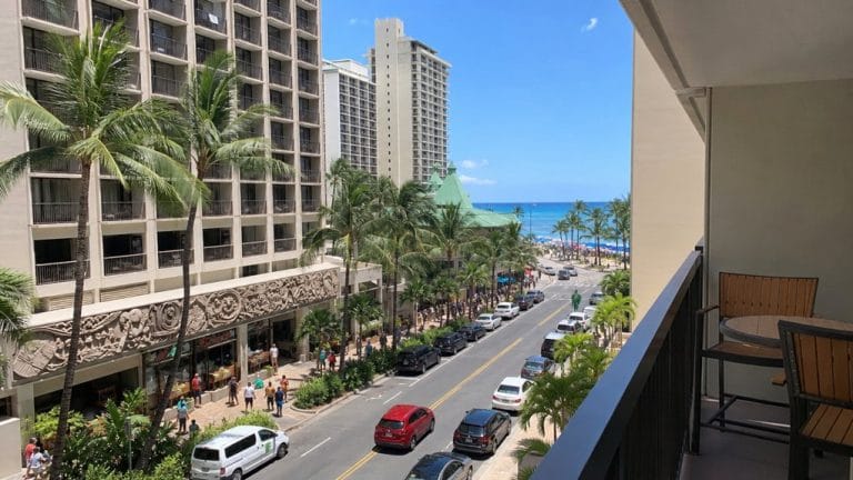 waikiki hotel fees rooms