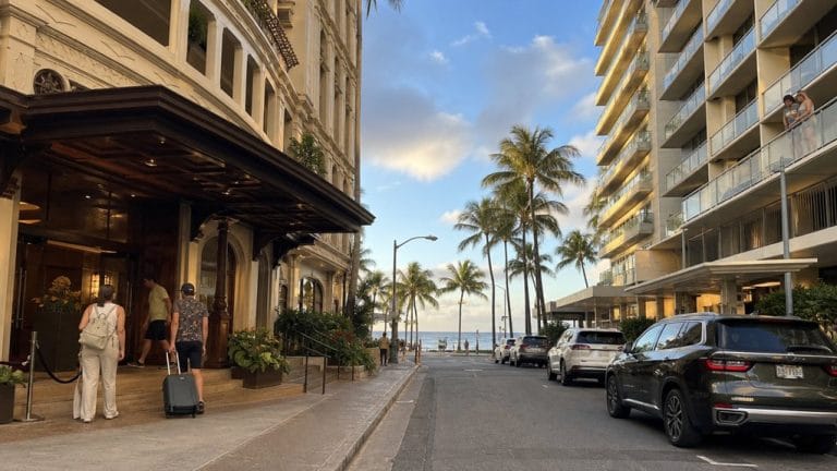 waikiki lodging hotel vs condo