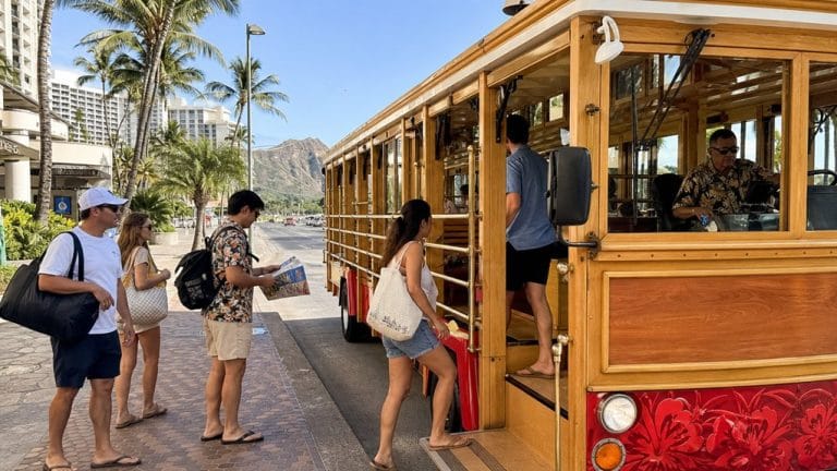 waikiki trolley hop on passes