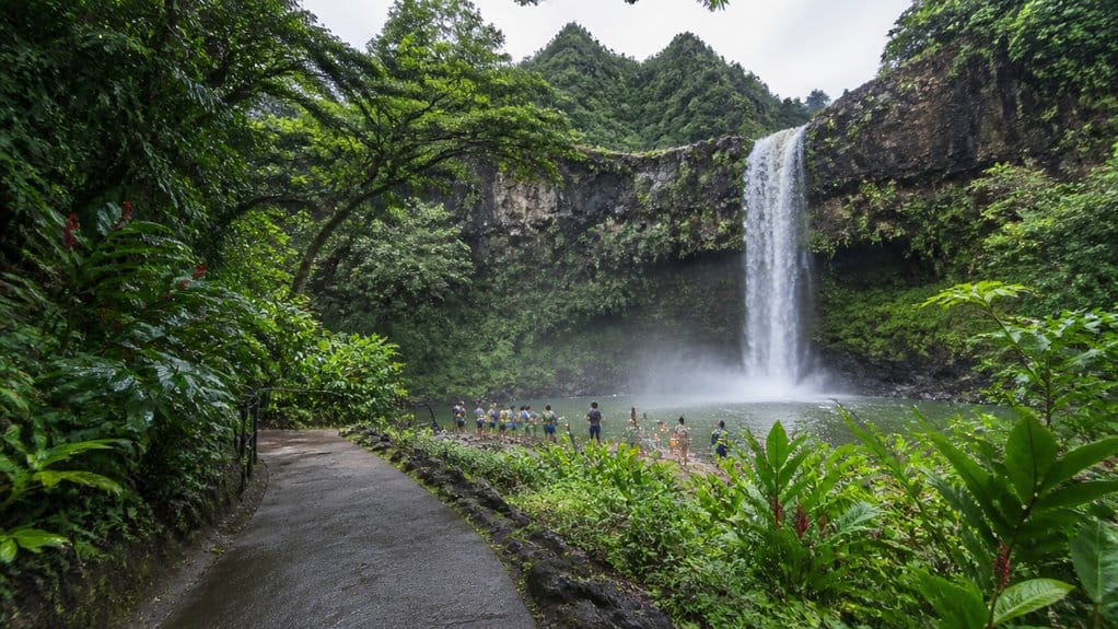 waimea falls swim with vests