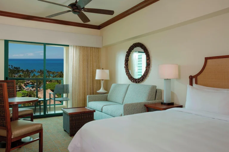 A photo of Hampton Inn & Suites Oahu/Kapolei showing the property and rooms.