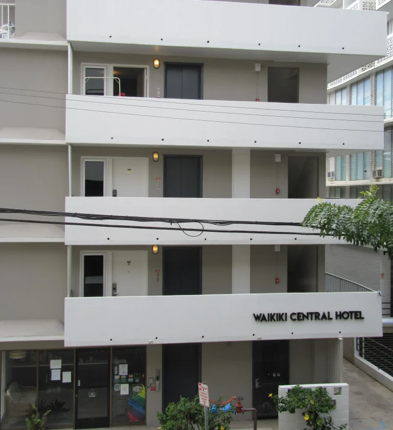 A photo of Kuhio Banyan Club showing the property and rooms.