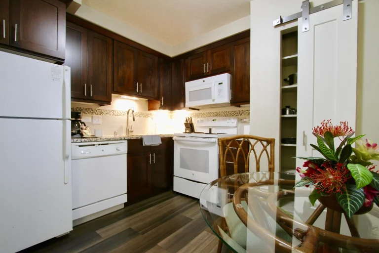 A photo of Waikiki Shore by OUTRIGGER showing the property and rooms.