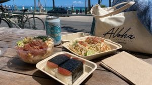 beach day lunch near ala moana