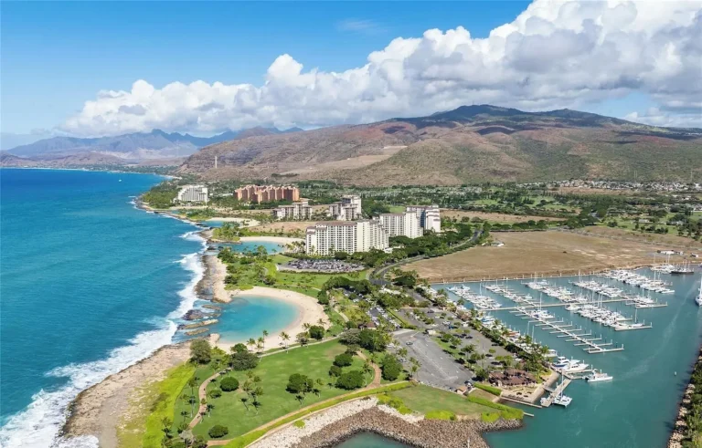 An image of the Kai Lani at Ko Olina property and condo-style accommodations.