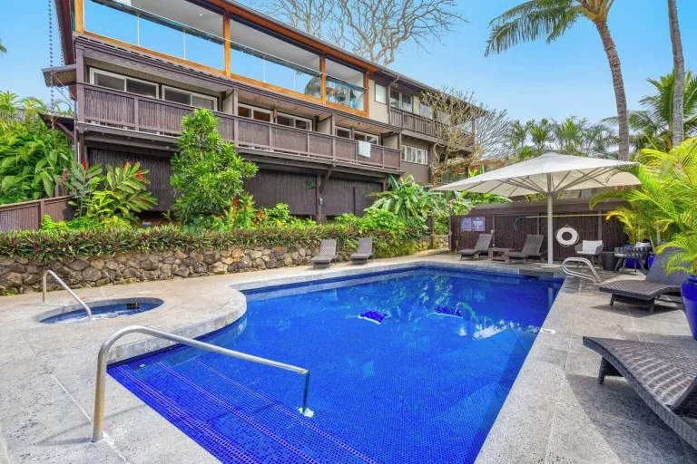 A photo of Courtyard by Marriott Oahu North Shore showing the property and rooms.